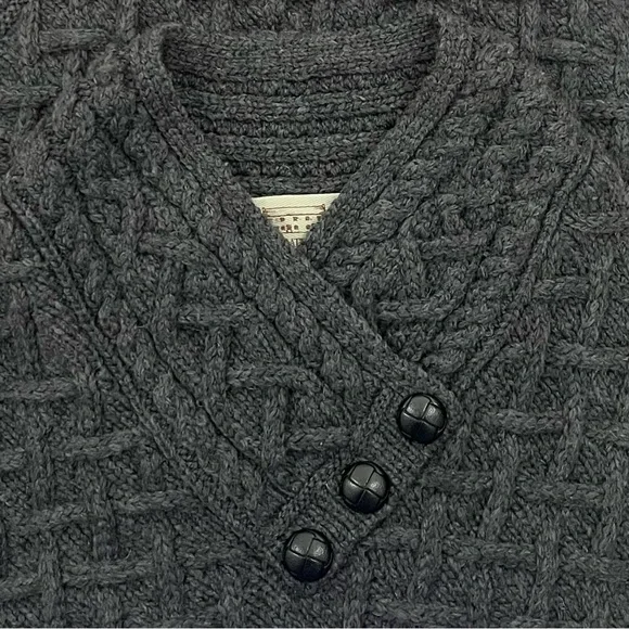 Aran Super Soft Lattice Stitch Poncho M/L Charcoal Gray 100% Irish Wool Luxury - Picture 9 of 12